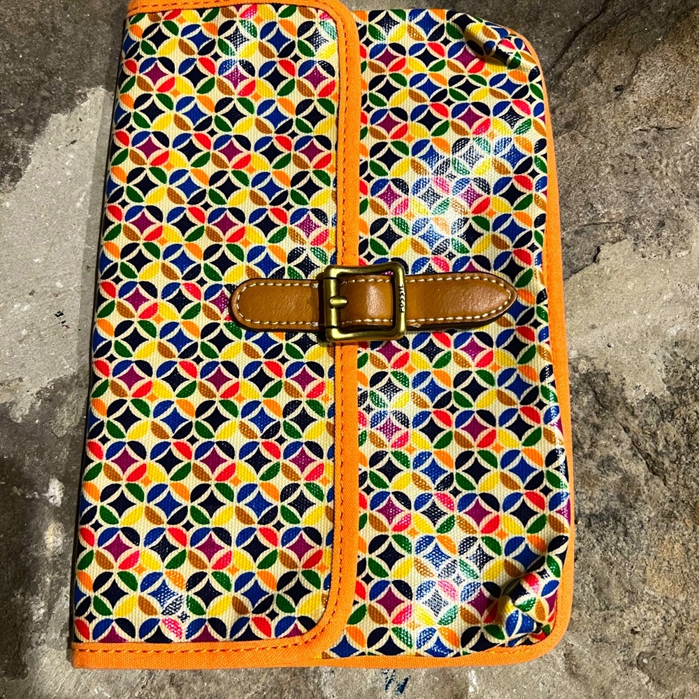 Fossil Clutch